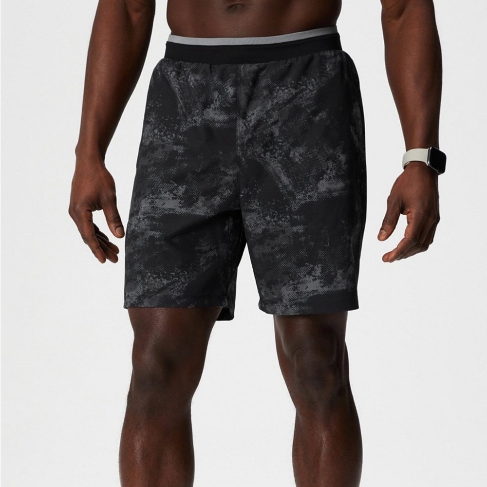 🆕 FABLETICS Men’s Fundamental Short II 7” unlined size Small